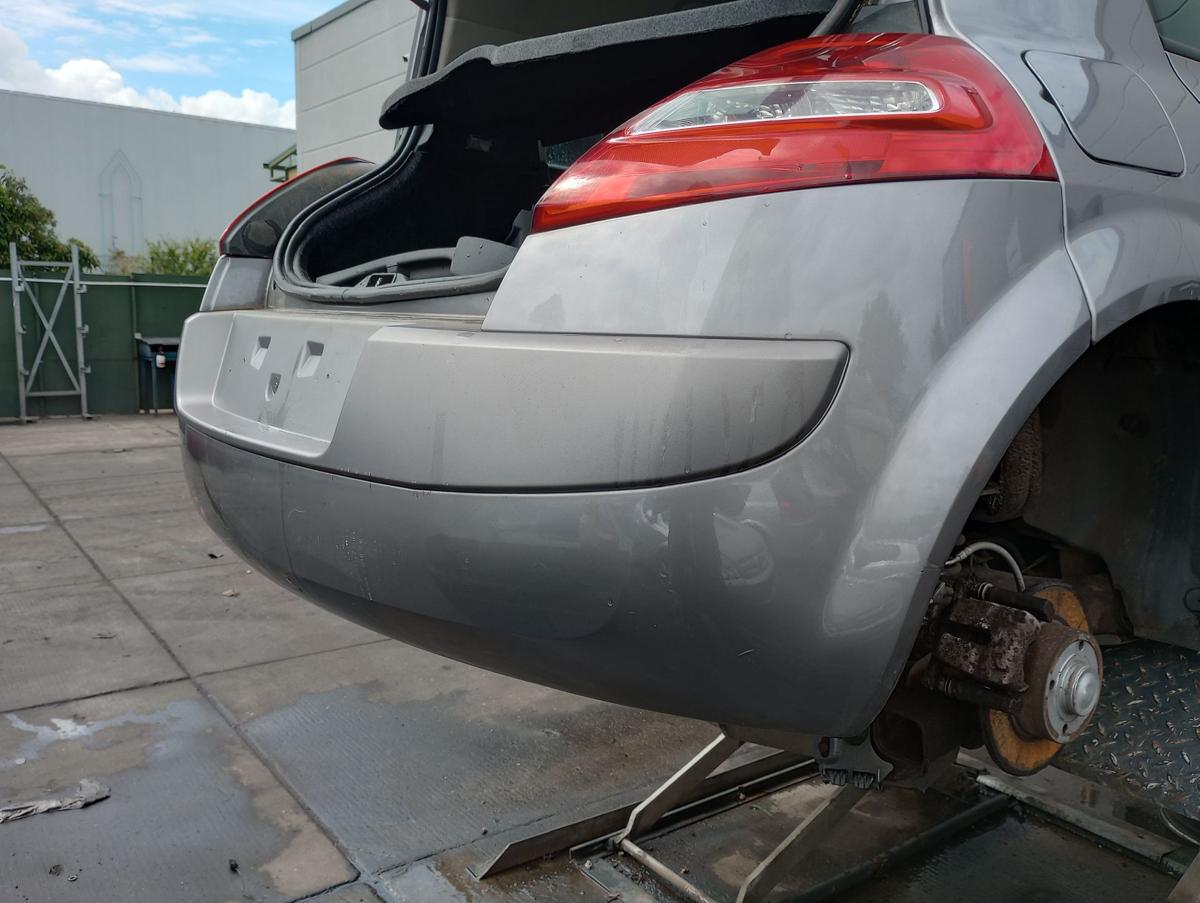 Renault Megane II original Stoßstange Stossfänger hinten KNG Stahlgrau Bj 2008