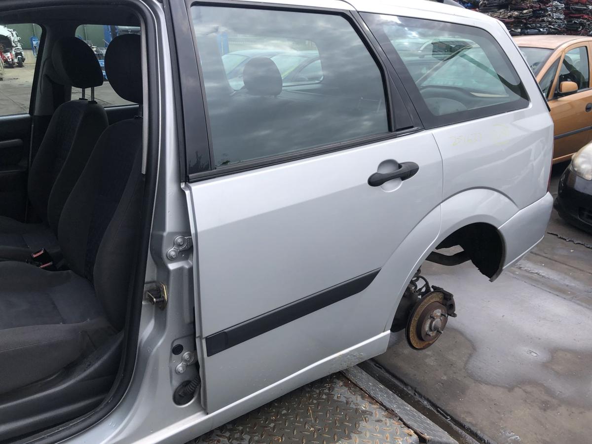 Ford Focus Turnier DNW original Tür hinten links Fond Polarsilber Bj 2001