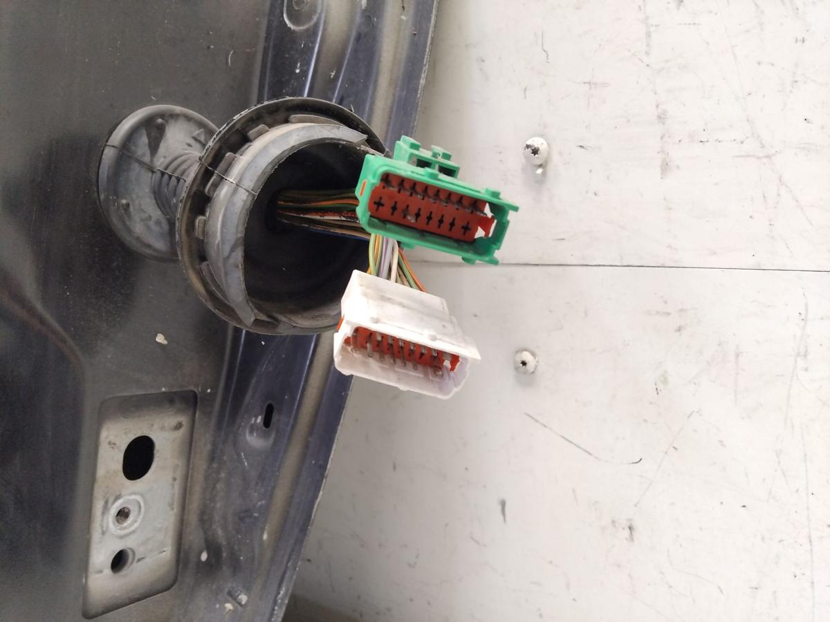 Peugeot 207 original T&uuml;r vorn links EXL Nachtschwarz Metallic BJ2006