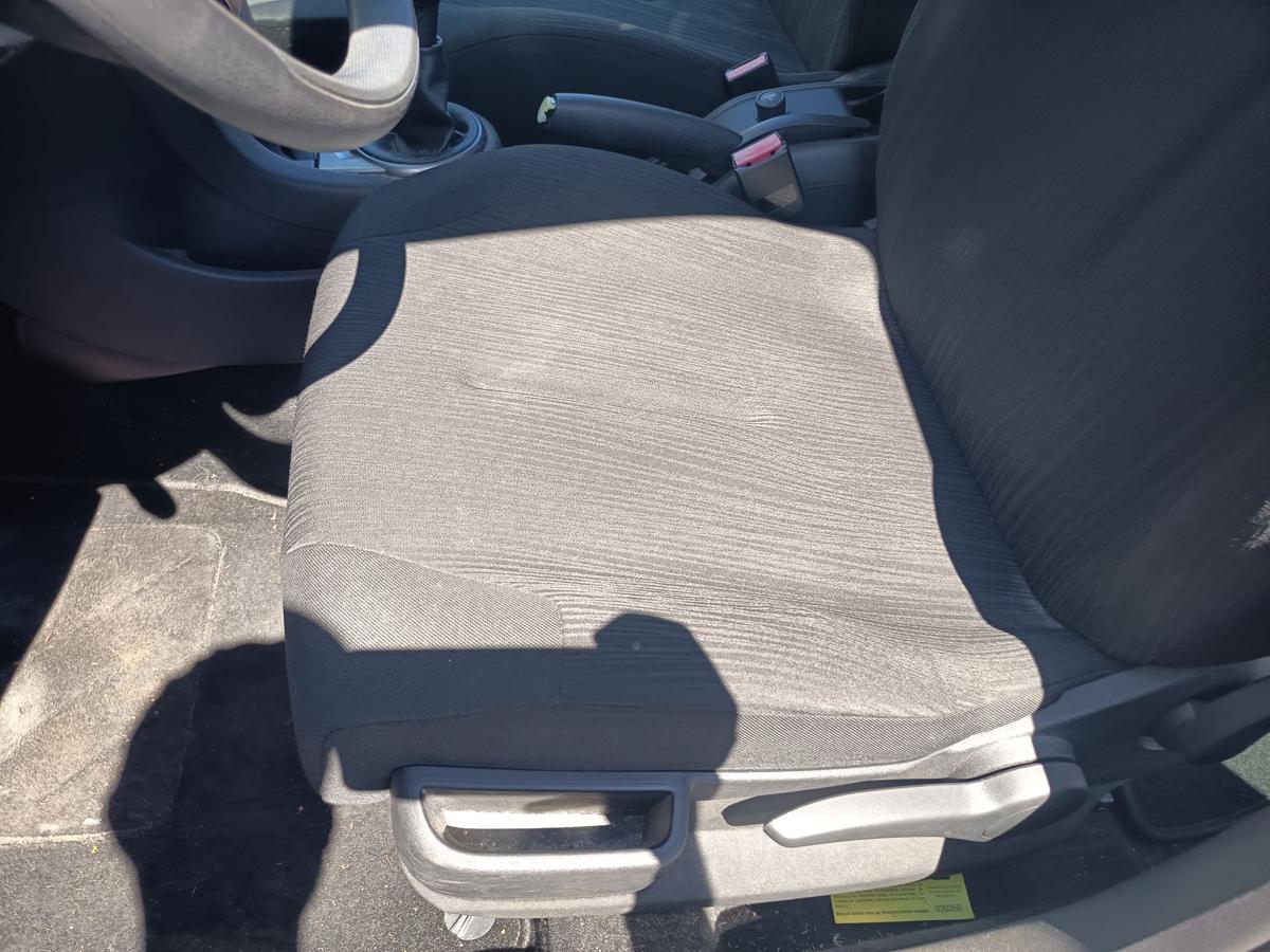 Citroen C4 5t&uuml;rig original Sitz vorn links Fahrer Stoff Anthrazit Bj 2008