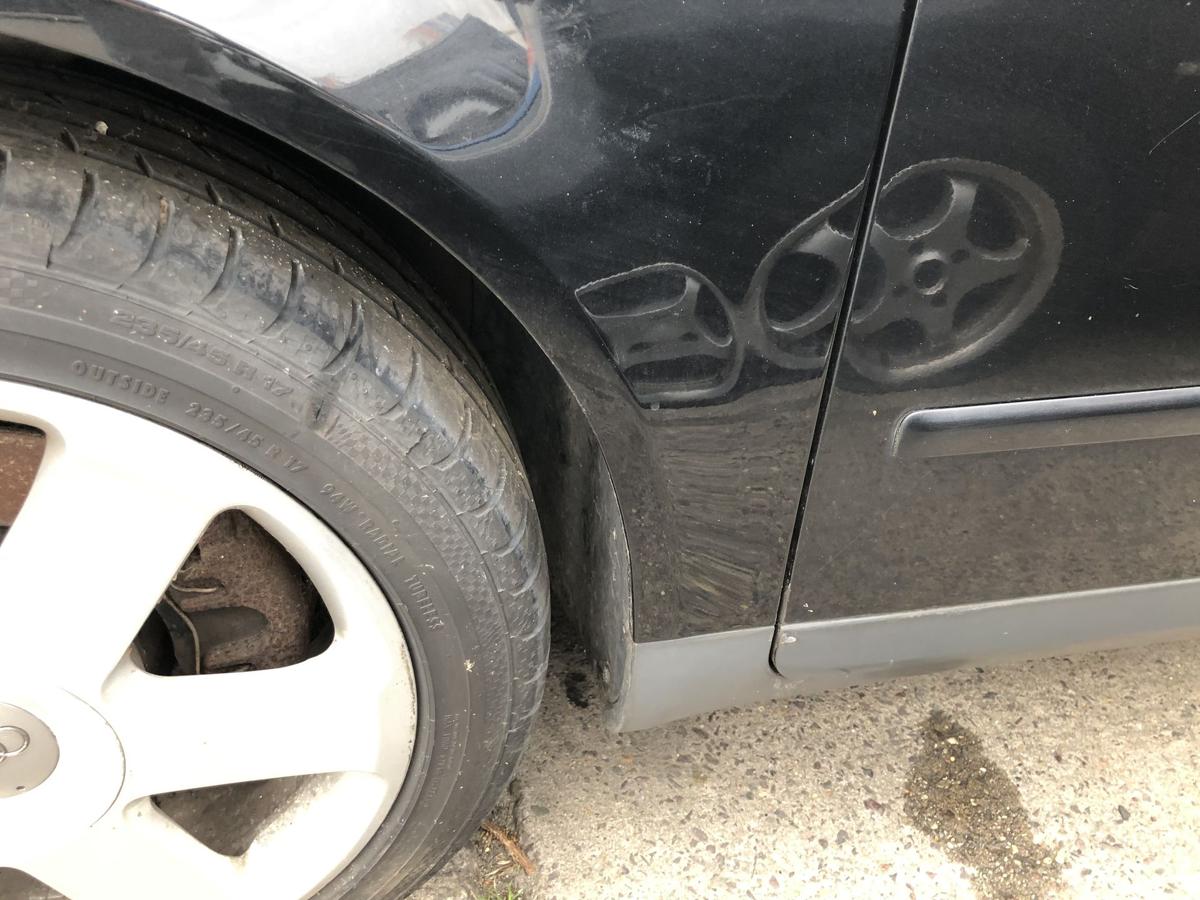 Audi A4 8E B6 Avant Kotfl&uuml;gel vorn links Fahrerseite LZ9W Ebonyschwarz Perl