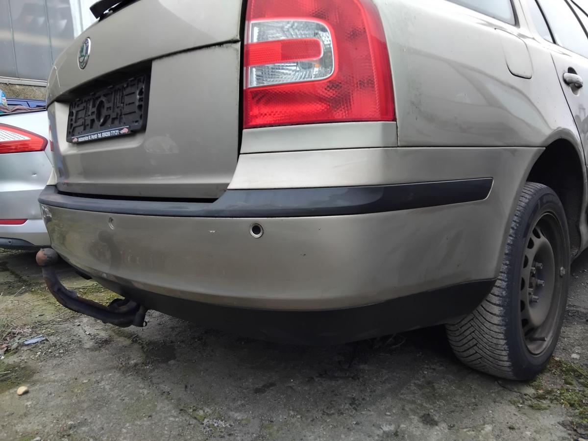 Skoda Octavia 2 Kombi 1Z original Sto&szlig;f&auml;nger Sto&szlig;stange hinten PDC BJ2005 LF8F saharabeigemetallic