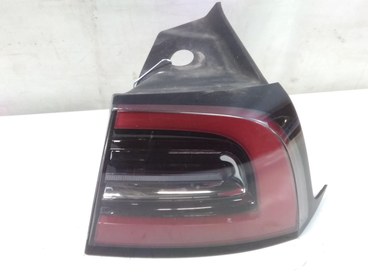 Tesla Model Y original R&uuml;ckleuchte Heckleuchte Schlussleuchte rechts au&szlig;en LED BJ2023