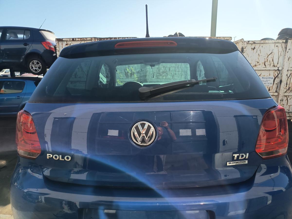VW Polo 6R orig Heckklappe mit Scheibe Kofferraum LD5E Blau Bj 2011