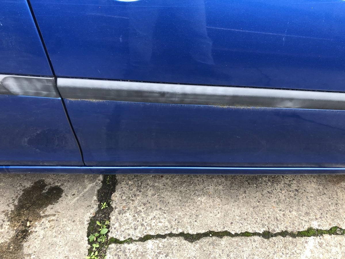 Renault Clio 3 Typ BR T&uuml;r vorn rechts Beifahrert&uuml;r im Rohbau TERNA Blue 5-t&uuml;rig