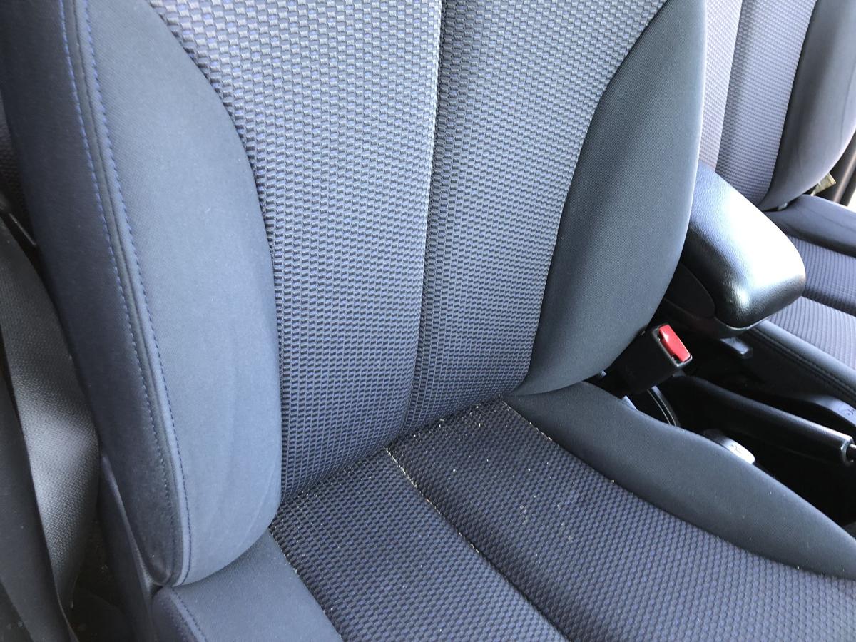 Nissan Tiida C11 Sitz vorn rechts Beifahrersitz Stoff ohne Heizung Autositz