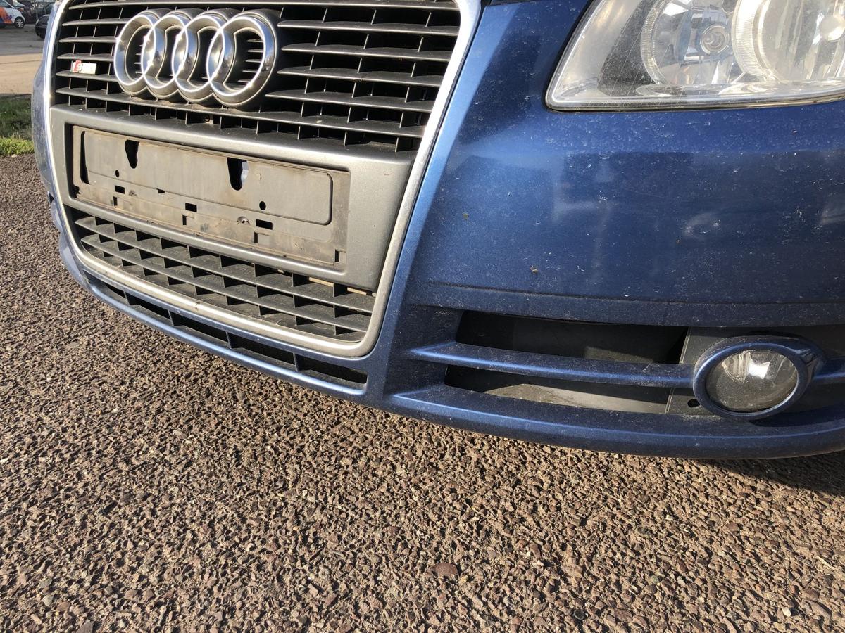 Audi A4 8E B7 Avant Stoßfänger vorn Frontstoßstange mit Grill Frontschürze LZ5C