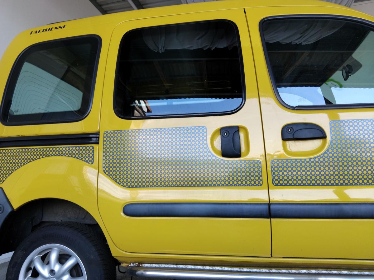 Renault Kangoo 1 Schiebetür hinten rechts gelb OV396 mit Ausstellscheibe BJ1998