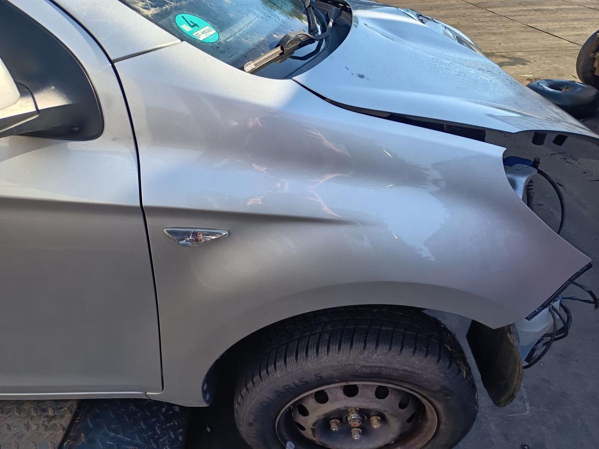Hyundai i20 original Kotfl&uuml;gel rechts Seitenteil FG Sleek silver Bj 2011