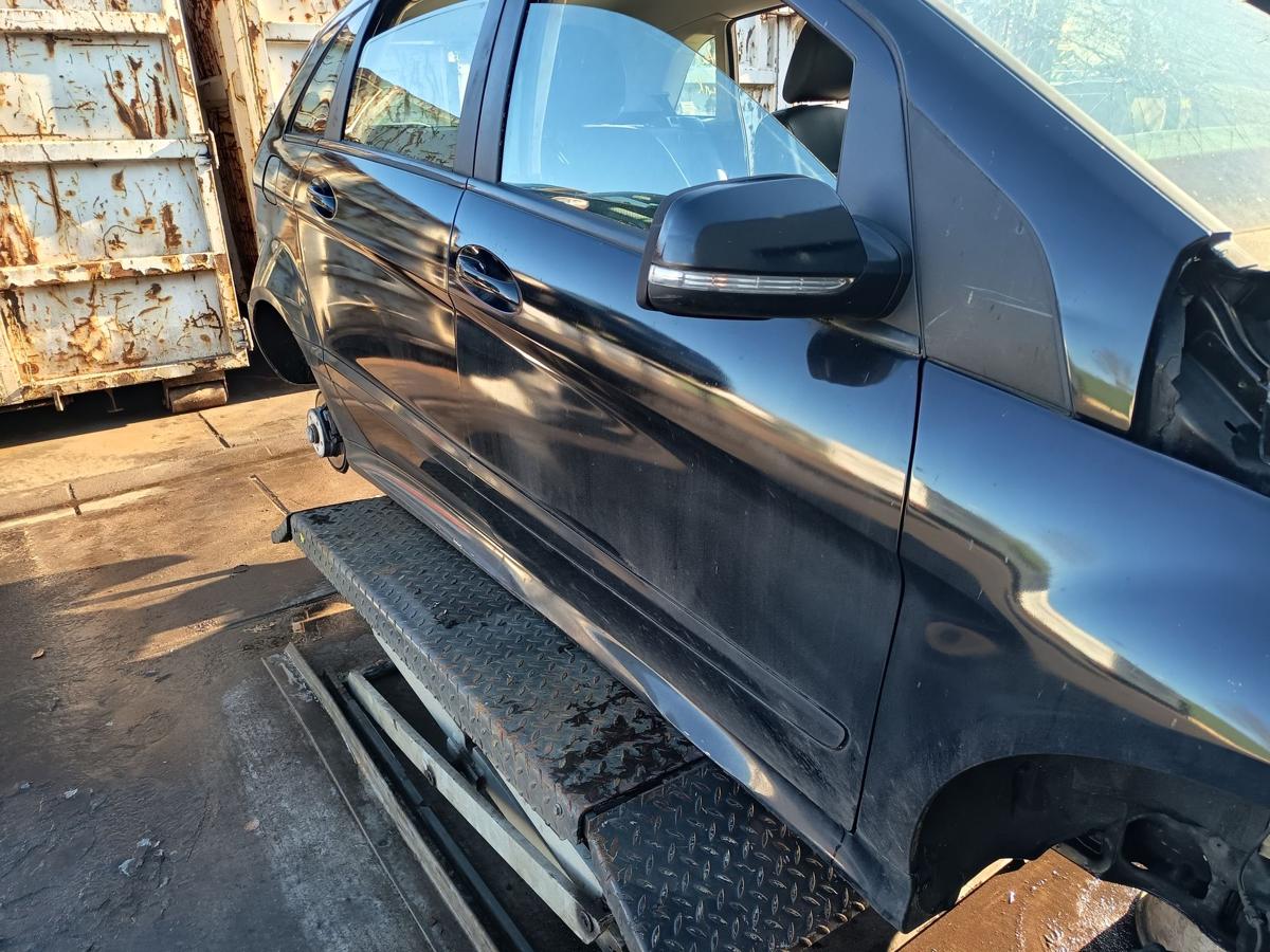 Mercedes W245 Mopf orig T&uuml;r vorn rechts Beifahrer schwarz &uuml;berlackiert Bj 2011