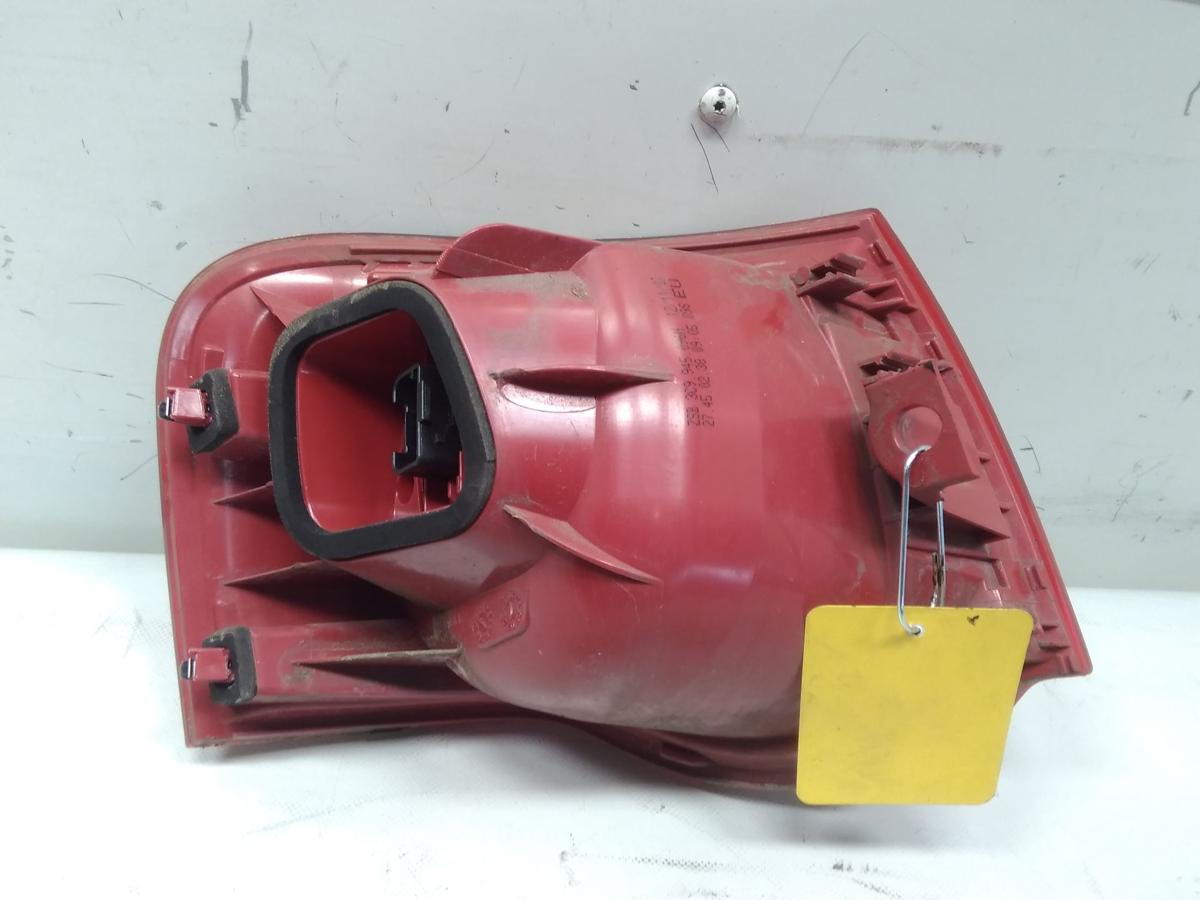 VW Passat 3C Variant original R&uuml;ckleuchte Heckleuchte rechts au&szlig;en LED BJ2007