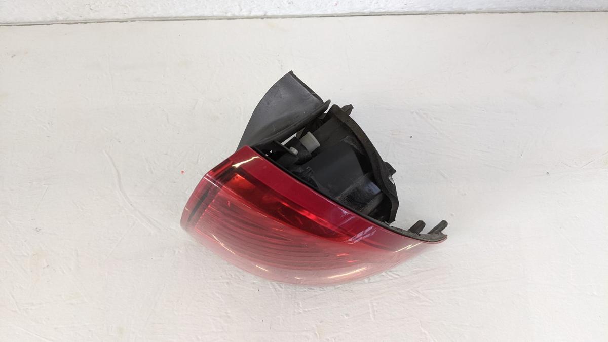 Rückleuchte Schlußleuchte Rücklichte Lampe hinten aussen rechts Citroen C5 Limo