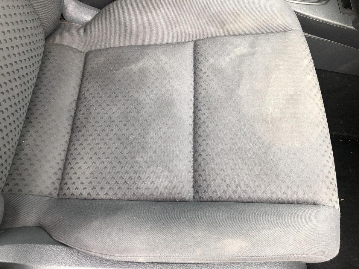 VW Touran 1T Sitz vorn rechts Beifahrersitz mit Konsole Heizung Stoffsitz OEM
