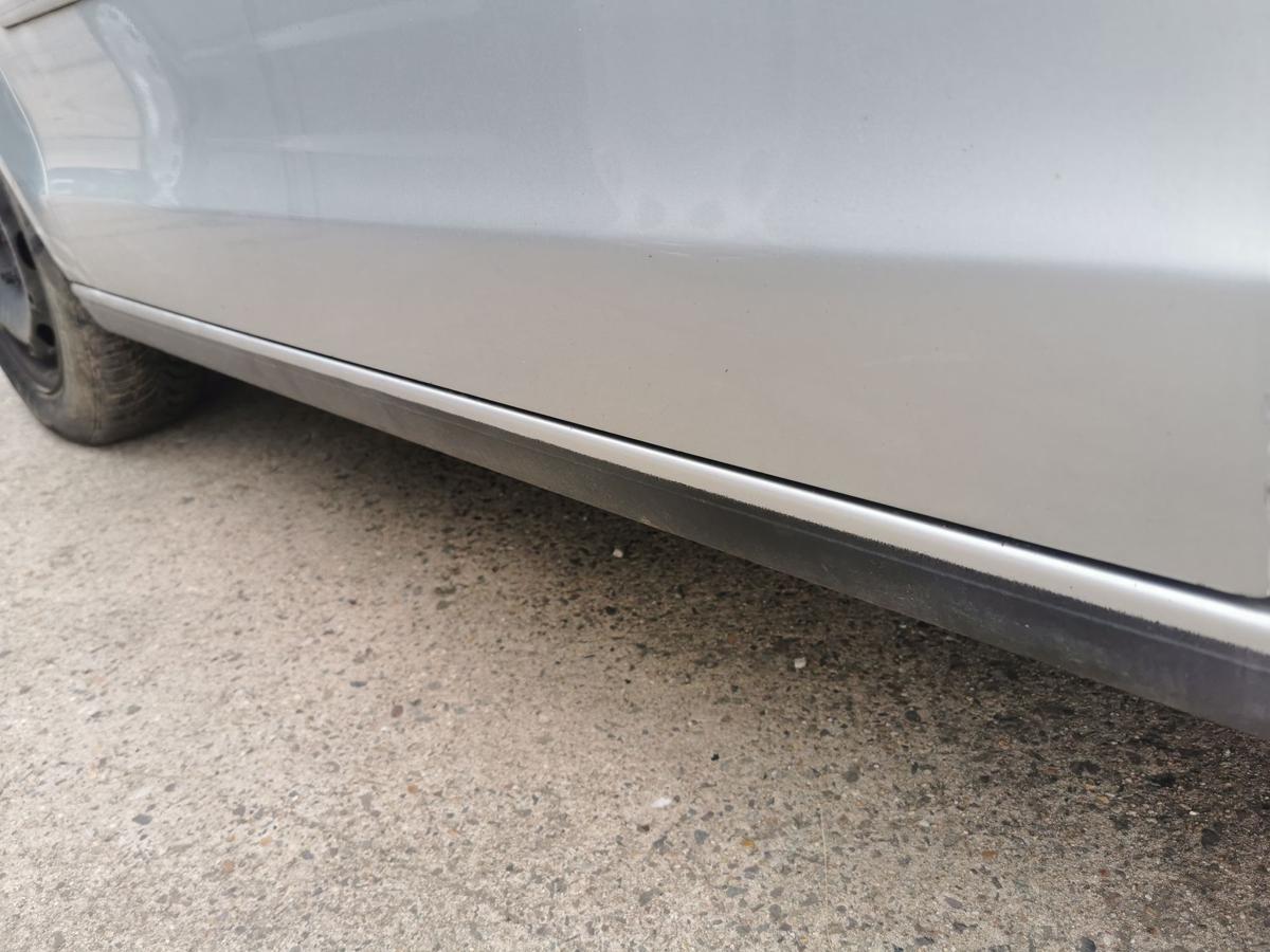 VW Polo 9N1 Fahrertür Tür Autotür Rohbautür vorn links LA7W Reflexsilber 5trg