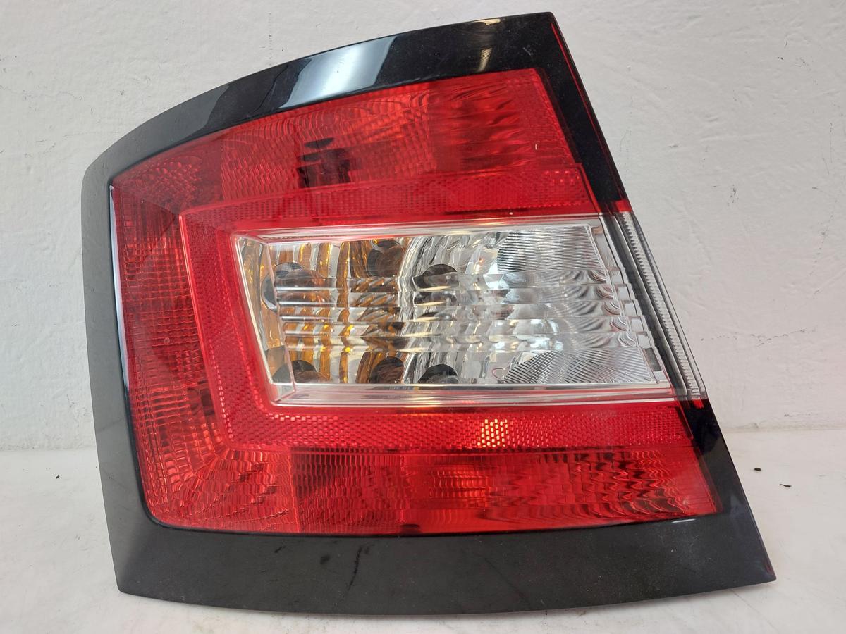Skoda Fabia 3 III NJ Rückleuchte links Heckleuchte 5 türer Schlussleuchte OEM