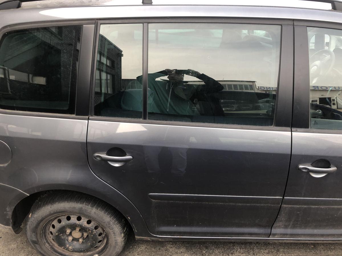 VW Touran 1T 1T1 T&uuml;r hinten rechts Fondt&uuml;r Rohbau LD7X Platingrau Metallic