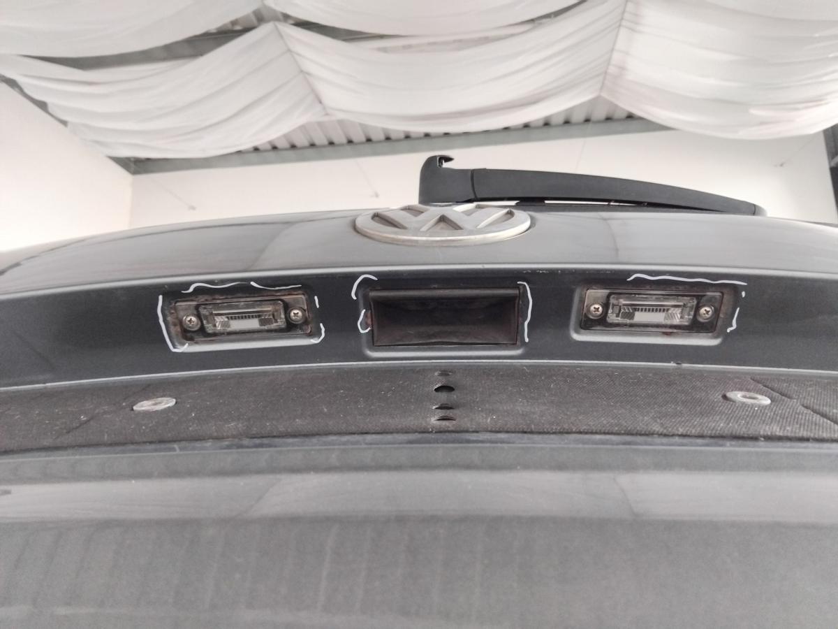 VW Touran 1T Heckklappe LD7X platinumgraumetallic mit Heckscheibe BJ2004