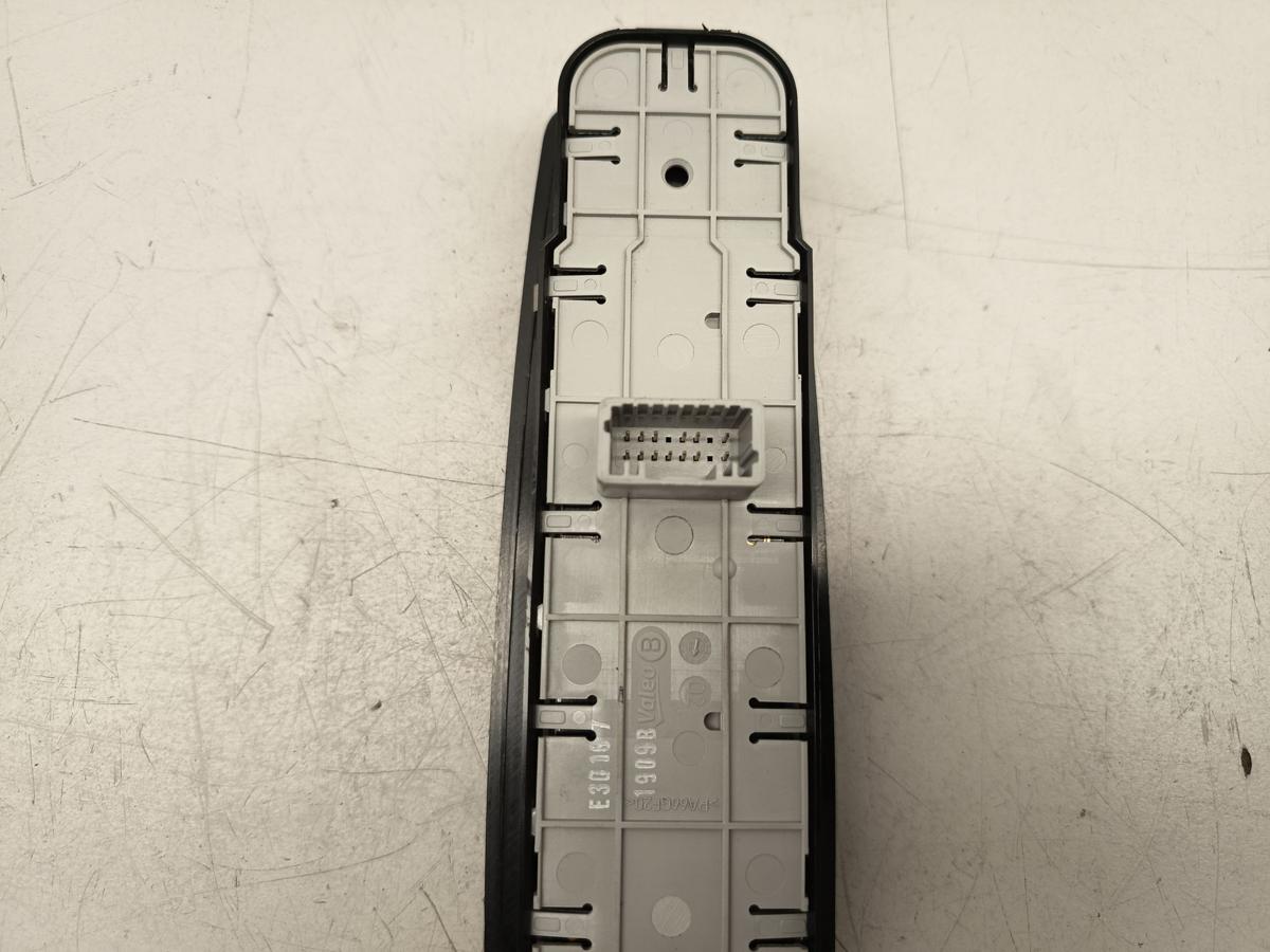 Renault Scenic III original Schalter Fensterheber vorne links 4 Fach Bj 2009