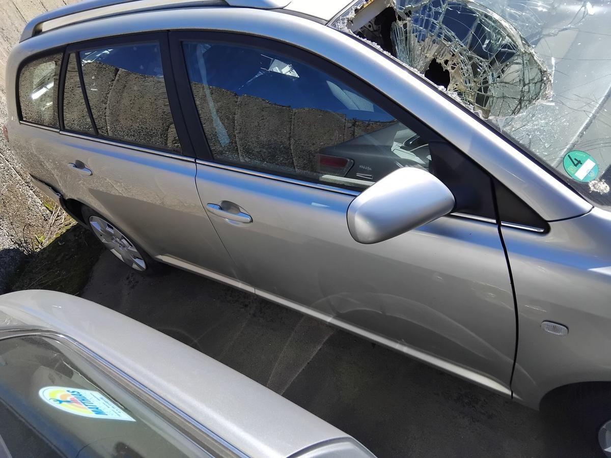 Toyota Avensis T25 T&uuml;r vorn rechts Beifahrert&uuml;r silbermetallic 1C0 BJ2005