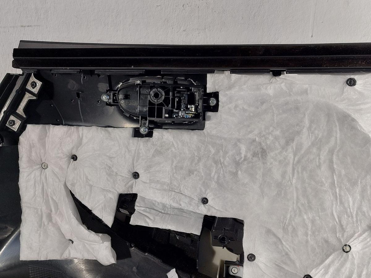 Nissan Leaf ZE1 40kWh T&uuml;rverkleidung vorn links Fahrert&uuml;r Fensterheberschalter