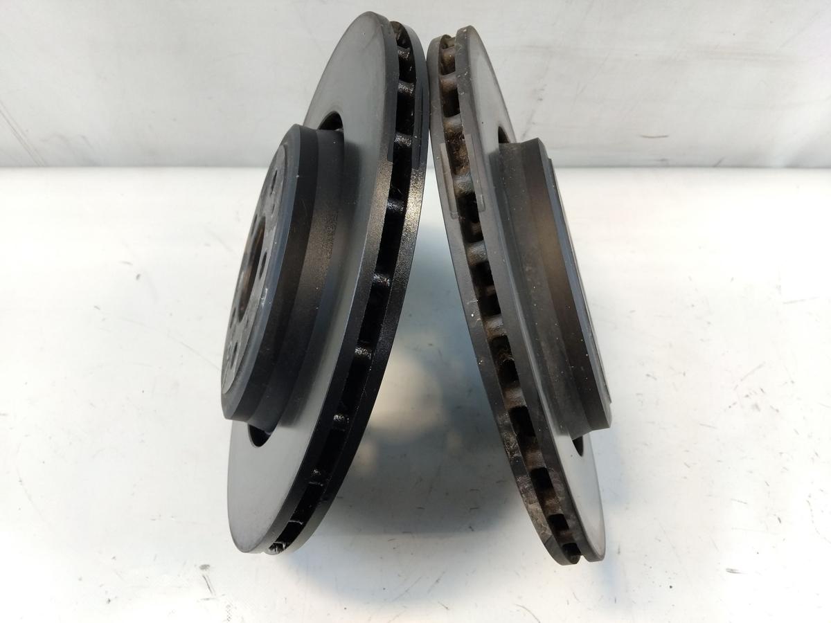 Tesla Model Y Performance original Satz Bremsscheiben hinten mit Bremsbelägen