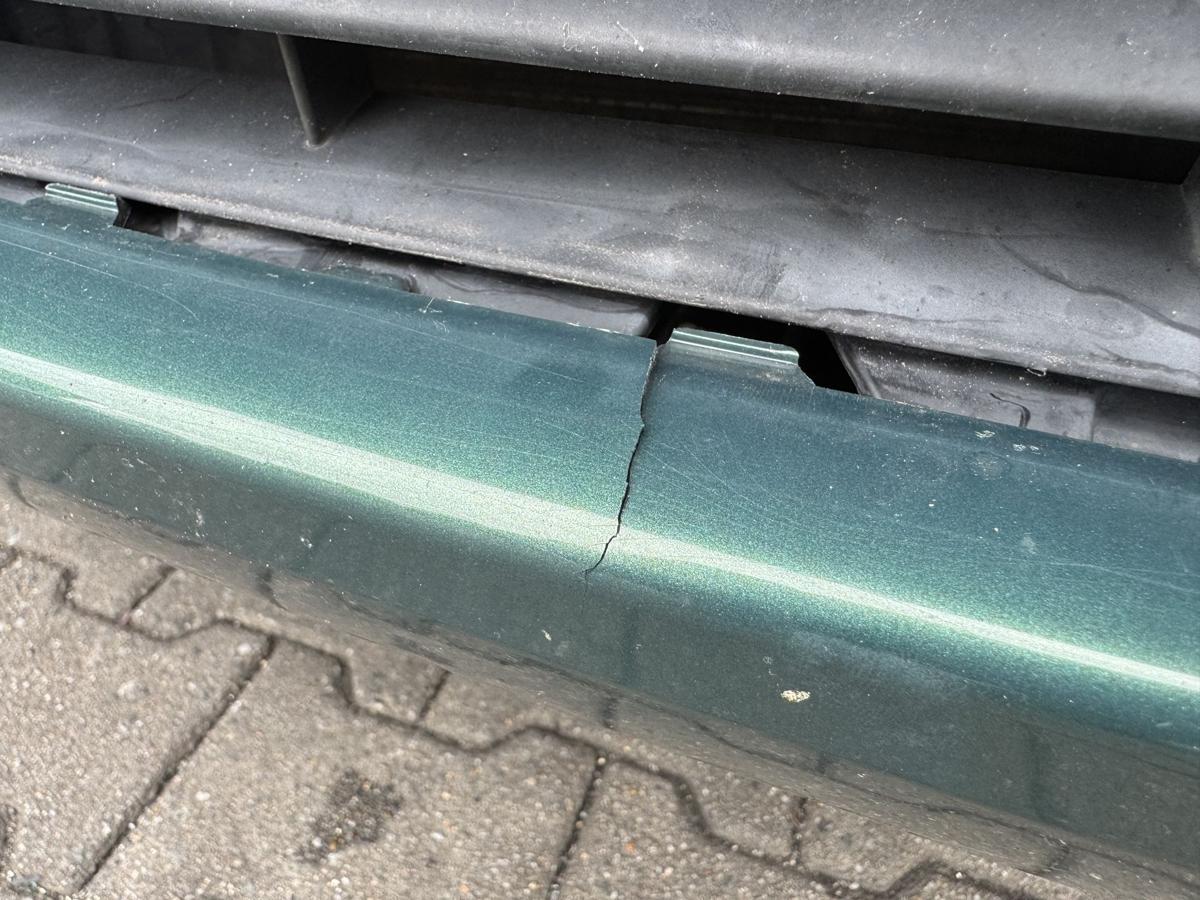 Renault Megane 2 original Sto&szlig;stange Stossf&auml;nger vorn D96 Vert Giverny Metallic Bj.2004