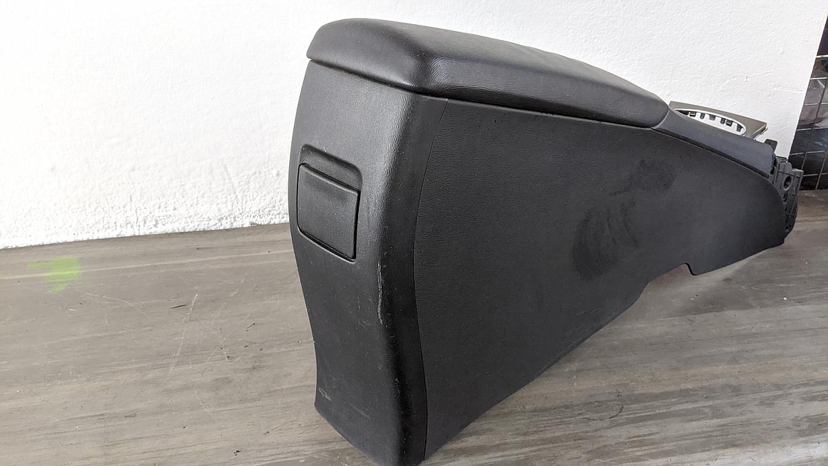 Toyota Avensis T27 Mittelkonsole Armlehne Mitteltunnel