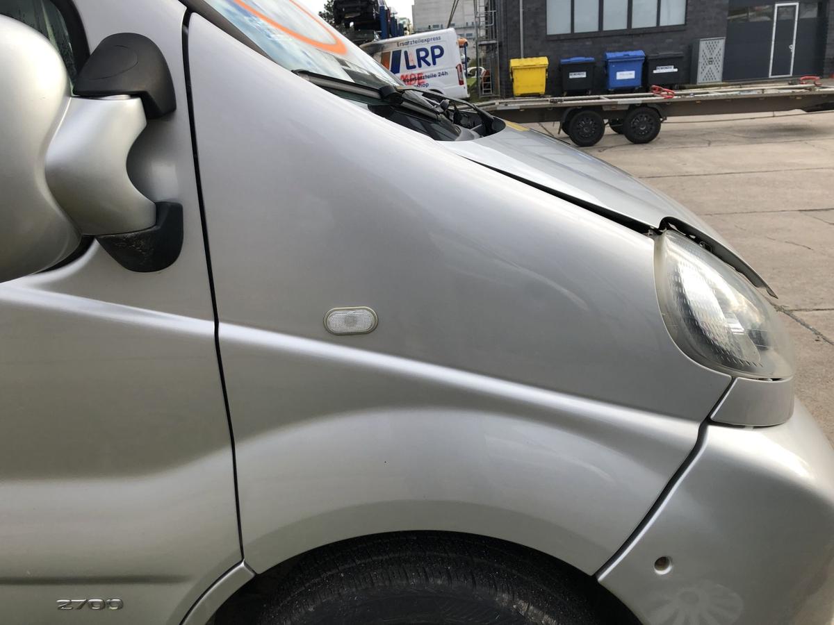 Kotflügel vorn rechts Fender 82U Starsilber M2 Opel Vivaro X83