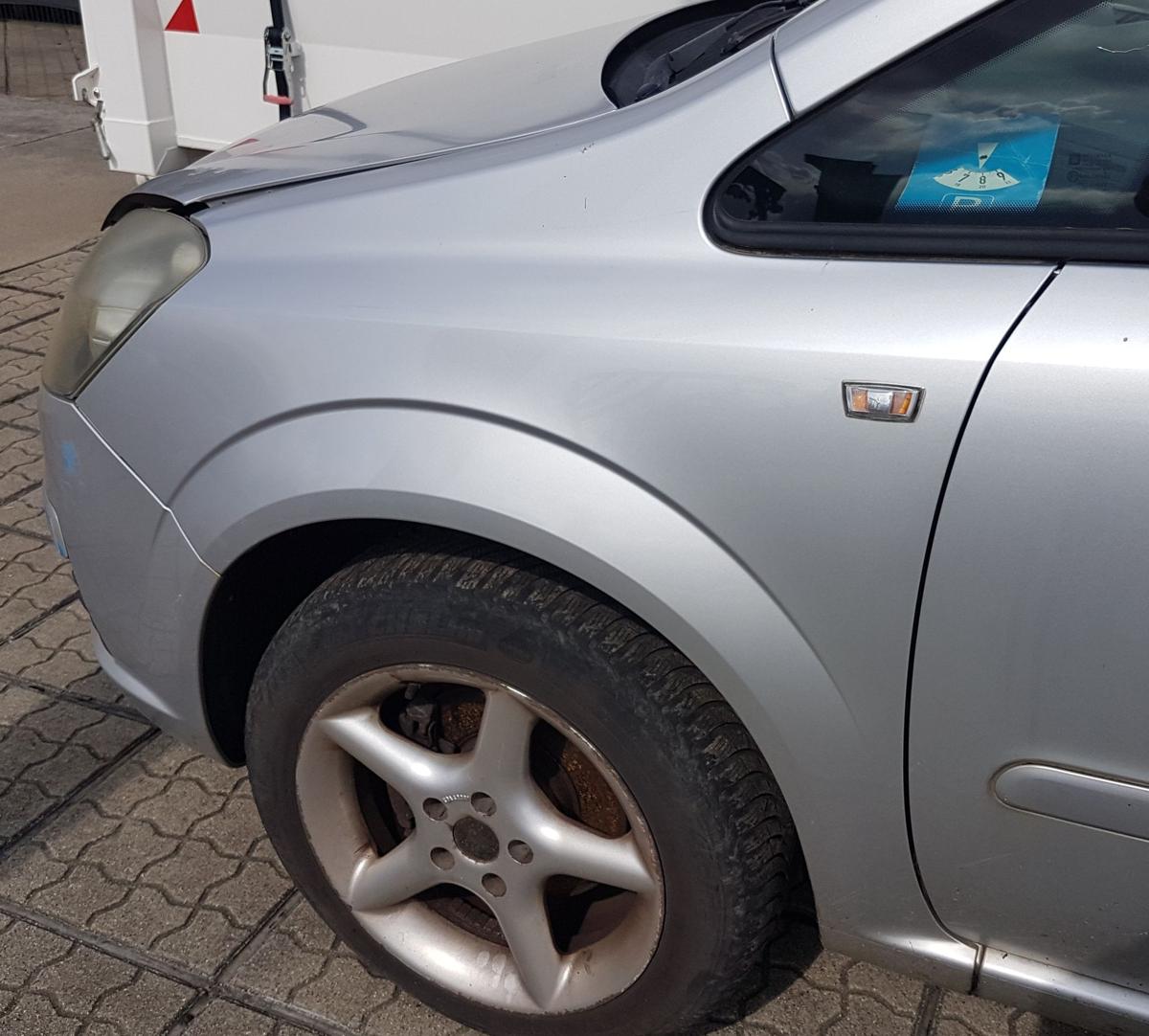 Opel Zafira B Kofl&uuml;gel links in 2AU Starsilber III Bj2006