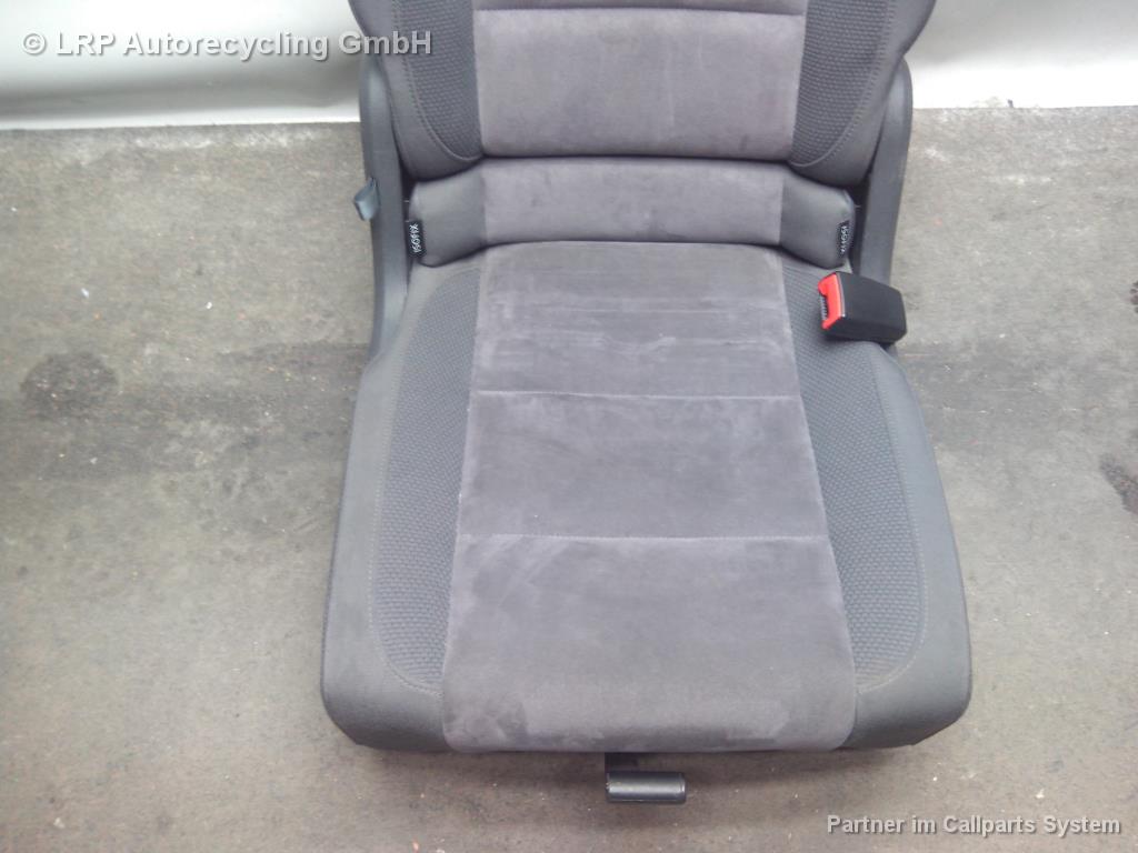 VW Touran 1T3 BJ2011 Sitz mittlere Sitzreihe rechts 1T0883065H Alcantara Isofix