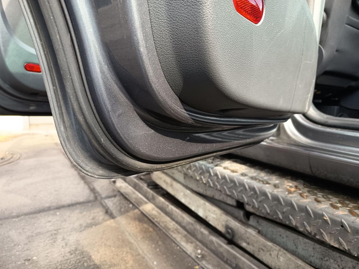 VW Touran 1T original Tür hinten links Fond D7X Platingrau Bj 2006