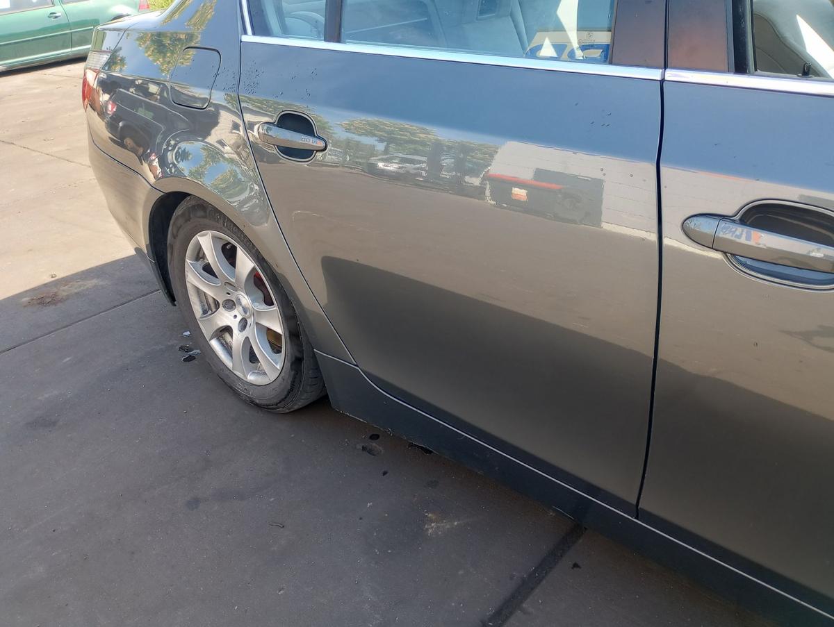 BMW 5er E60 orig Tür hinten rechts Beifahrerseite Limo A36 Titangrau Bj 2005