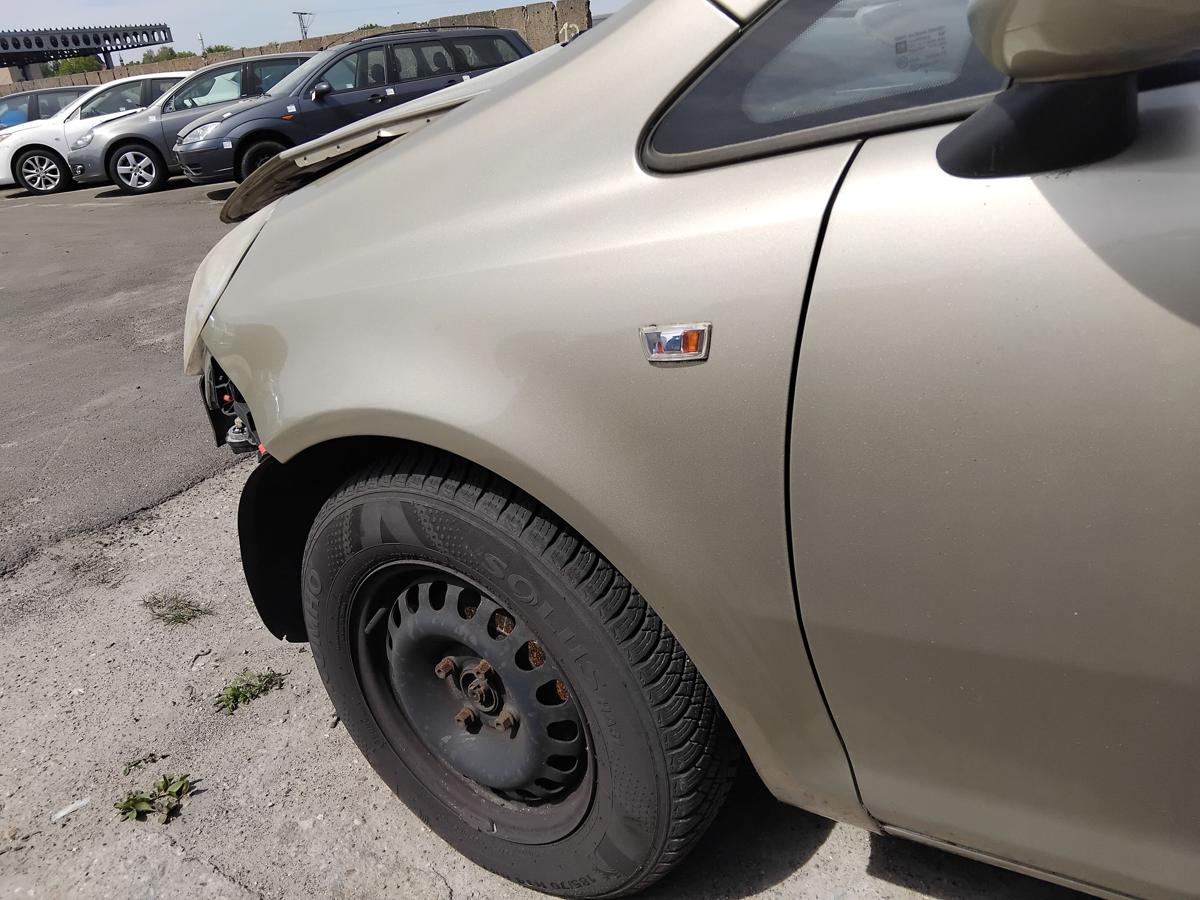 Opel Corsa D original Kotflügel vorn links champagnersilber Z40M BJ2008