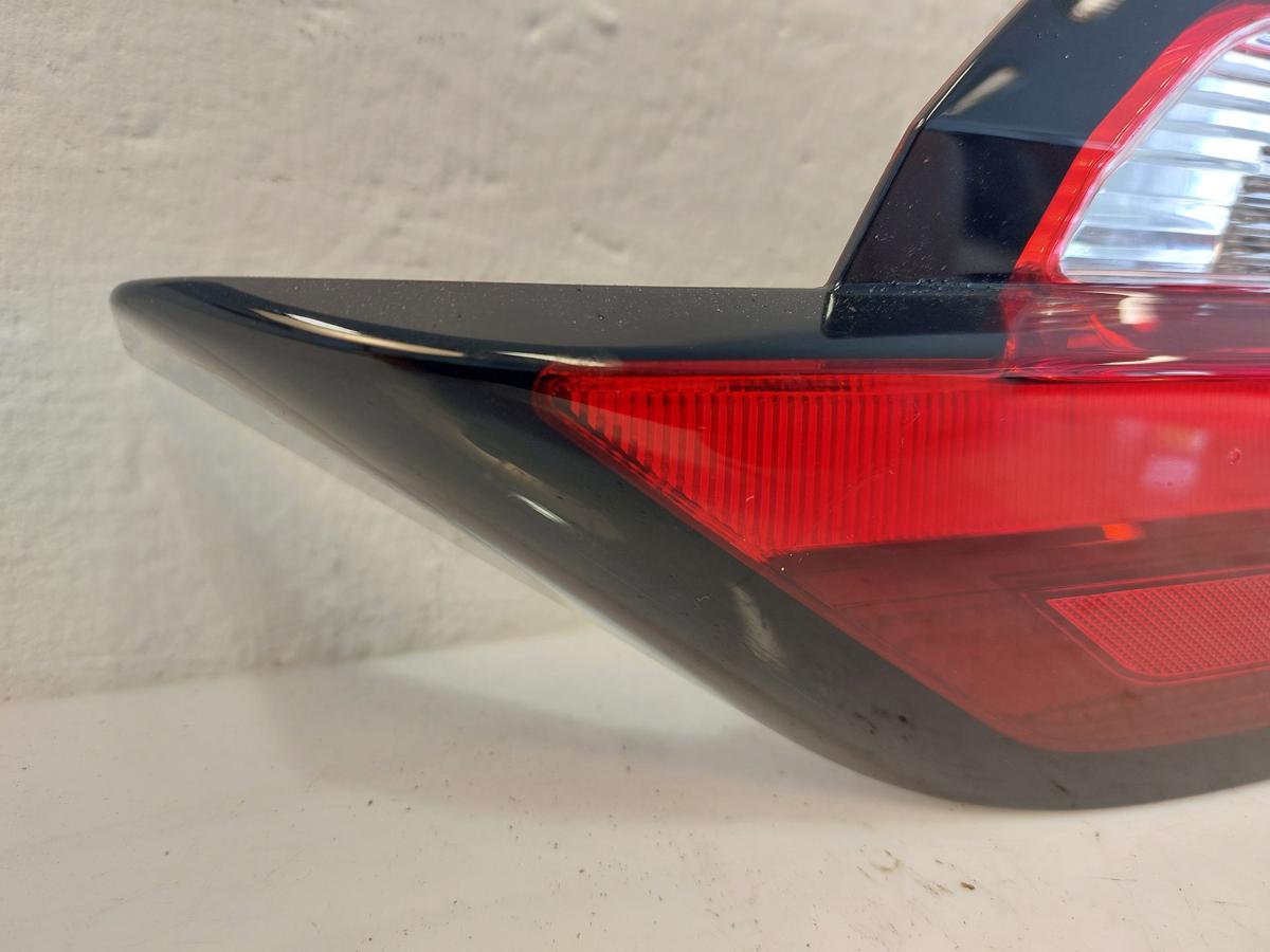 Ford Fiesta HF MK8 Rückleuchte Schlussleuchte Rücklicht innen rechts 5 Türer Ford Fiesta HF MK8 Rückleuchte Schlussleuchte Rücklicht innen rechts 5 Türer