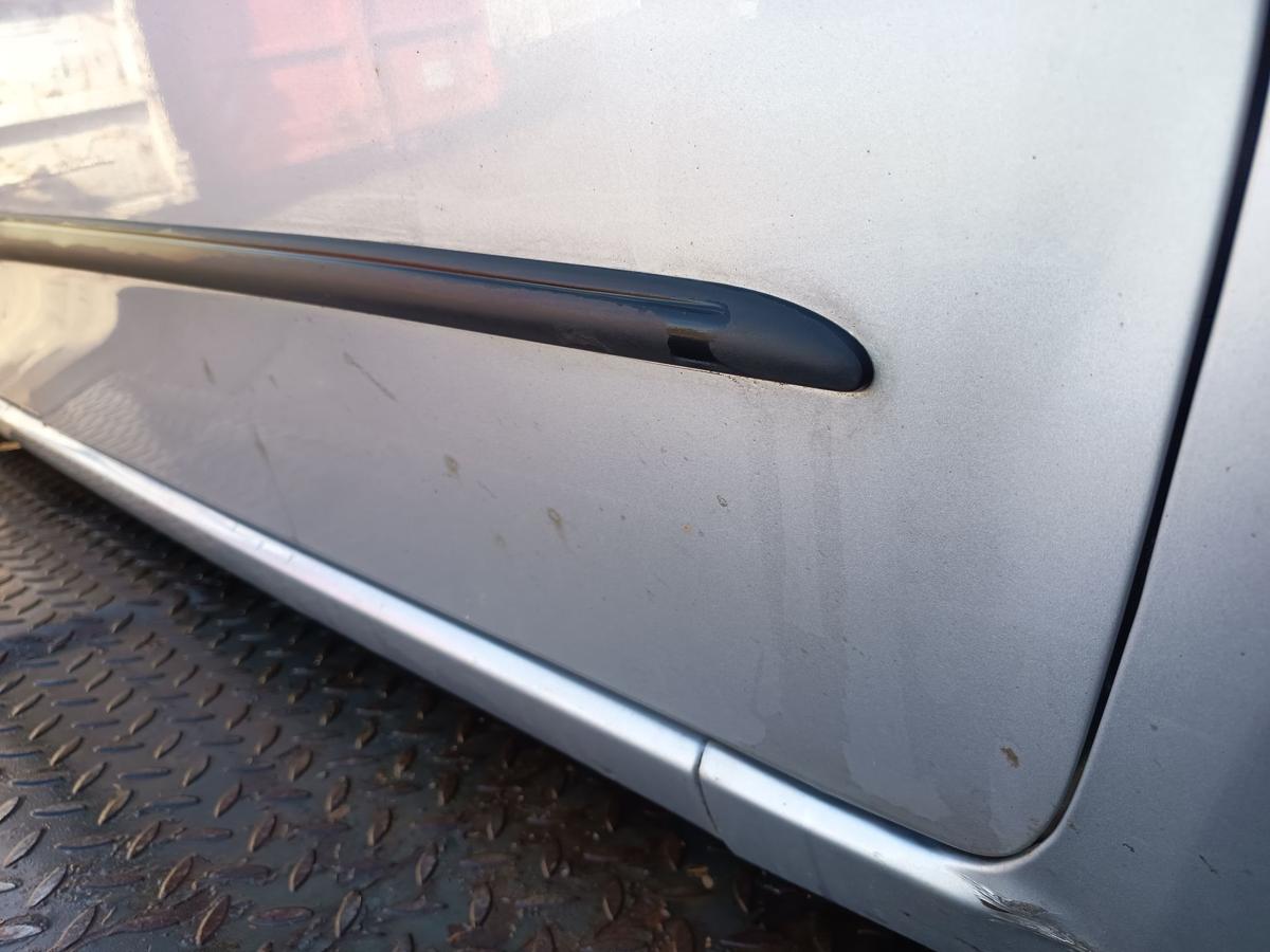 Fiat Grande Punto 199 original T&uuml;r vorn rechts Beifahrer 589/A Jungle grey Bj 09