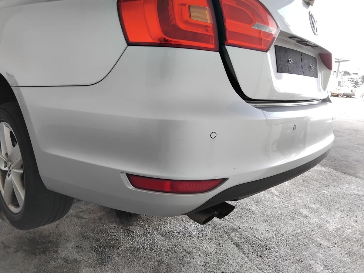VW Jetta VI 162 original Stossf&auml;nger Sto&szlig;stange hinten mit PDC reflexsilber LA7W BJ2012