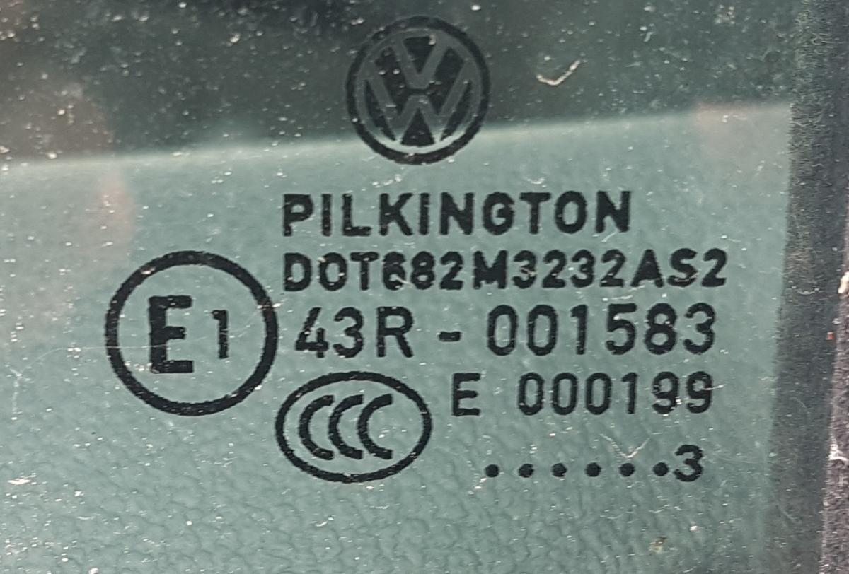 VW Touran 1T3 T&uuml;rscheibe hinten links in gr&uuml;ncolor Bj2013