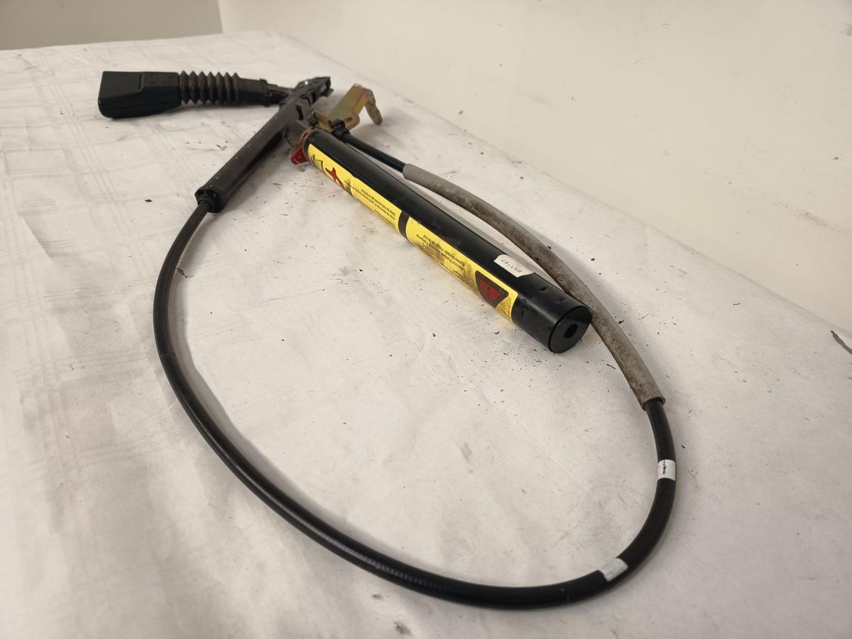 Opel Corsa B 3trg original Gurtpeitsche/ Gurtstraffer vorn links Bj 1997