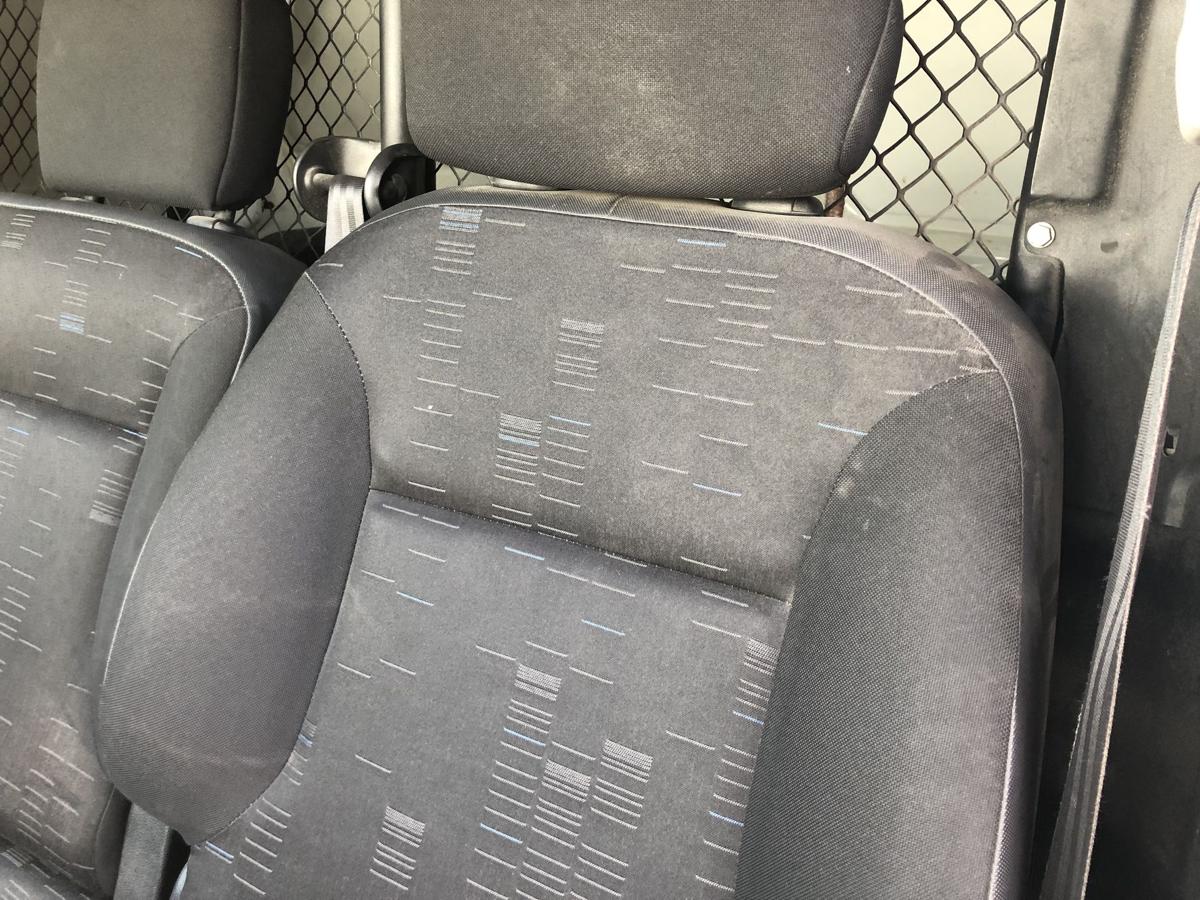 Citroen Berlingo B9 Kasten Fahrersitz Sitz vorn links Stoff Text lesen