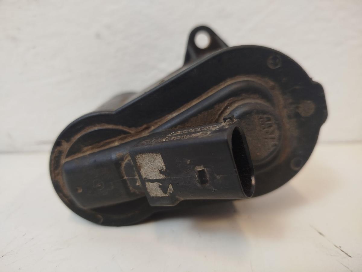 VW Passat 3C B7 Stellmotor Bremssattel hinten links elektrische Parkbremse