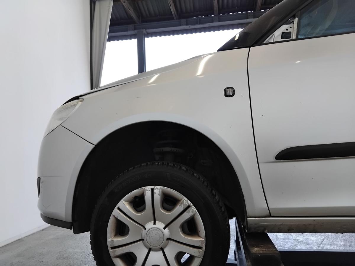 Skoda Fabia 2 5J original Kotfl&uuml;gel vorn links LA7W reflexsilbermetallic BJ2008