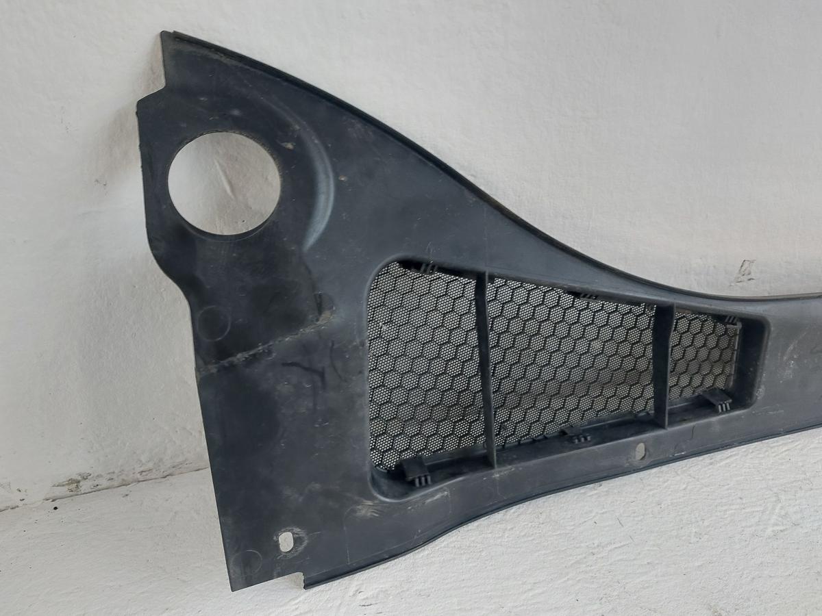 Ford Focus DYB CEW Turnier Windlauf Frontscheibe Abdeckung Wischeranlage