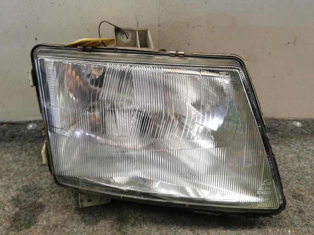 Mercedes Vito 638 BJ 2003 Scheinwerfer vorn rechts Lampe Valeo