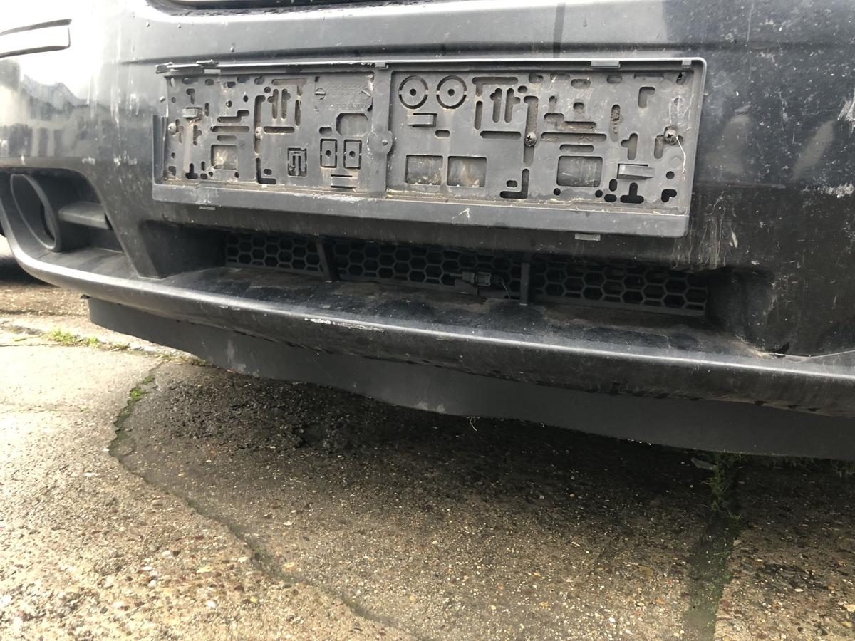 Chrysler Grand Voyager RT Stoßfänger vorn mit Nebelscheinwerfer und für SWRA