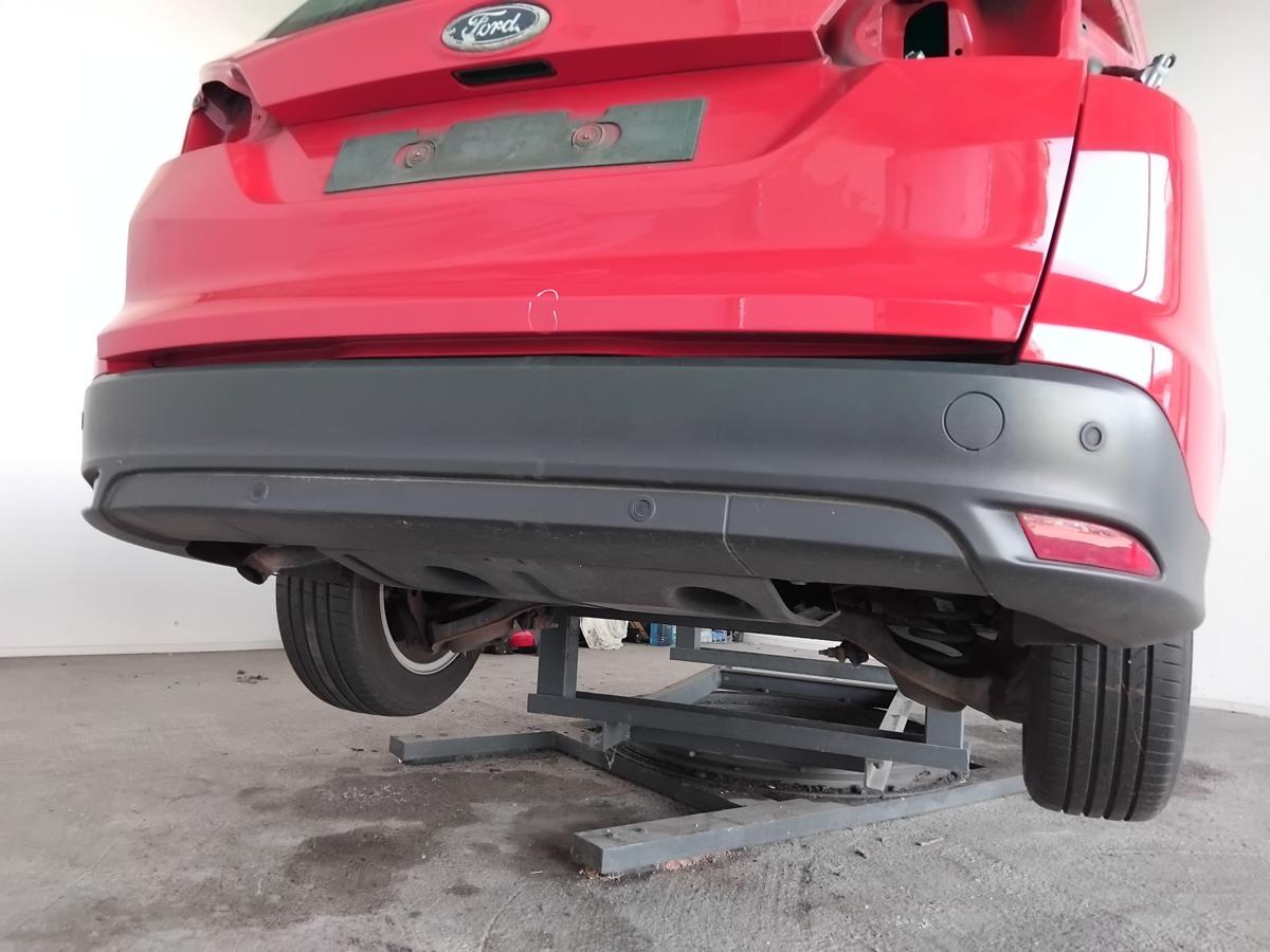 Ford Focus 3 DYB Turnier orig Sto&szlig;f&auml;nger Sto&szlig;stange hinten PDC racerot BJ2013
