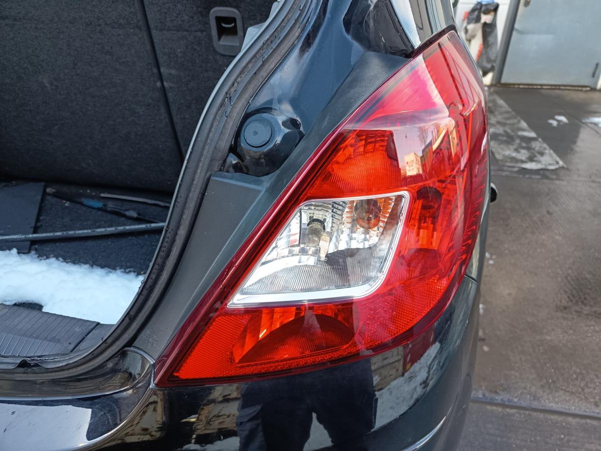 Opel Corsa D original R&uuml;ckleuchte rechts Licht Heck Schluss Bj 2009