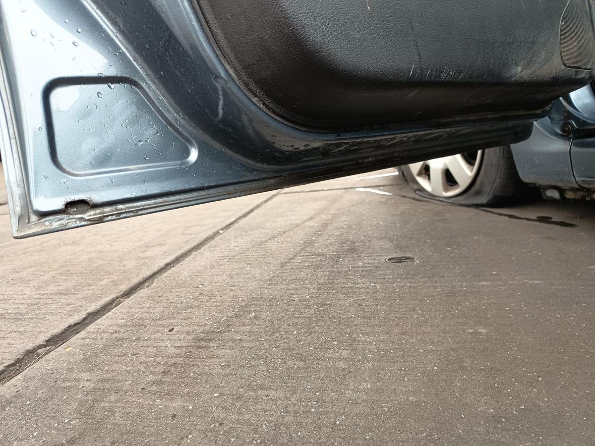 Peugeot 307 orig Tür vorn links Fahrertür 5türer EZW Eisengrau Bj 2005