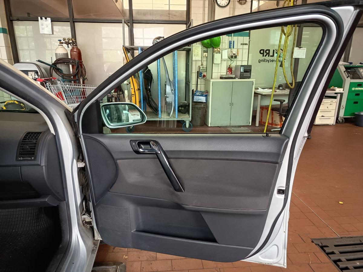 VW Polo 9N3 original T&uuml;r vorne rechts LA7W Reflexsilber Baujahr 2009