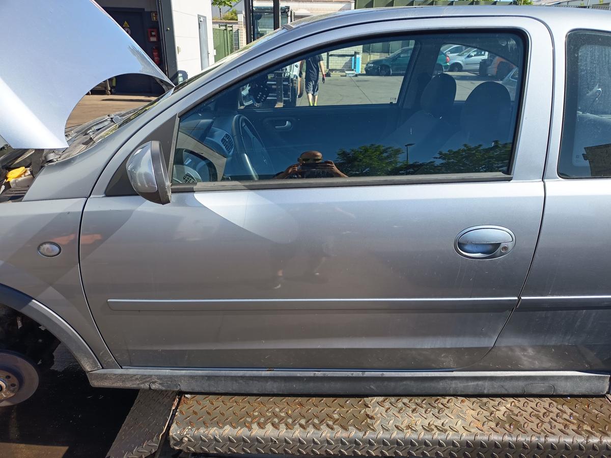 Opel Corsa C original T&uuml;r links Fahrer 3t&uuml;rig Z163 Lichtsilber Bj 2005