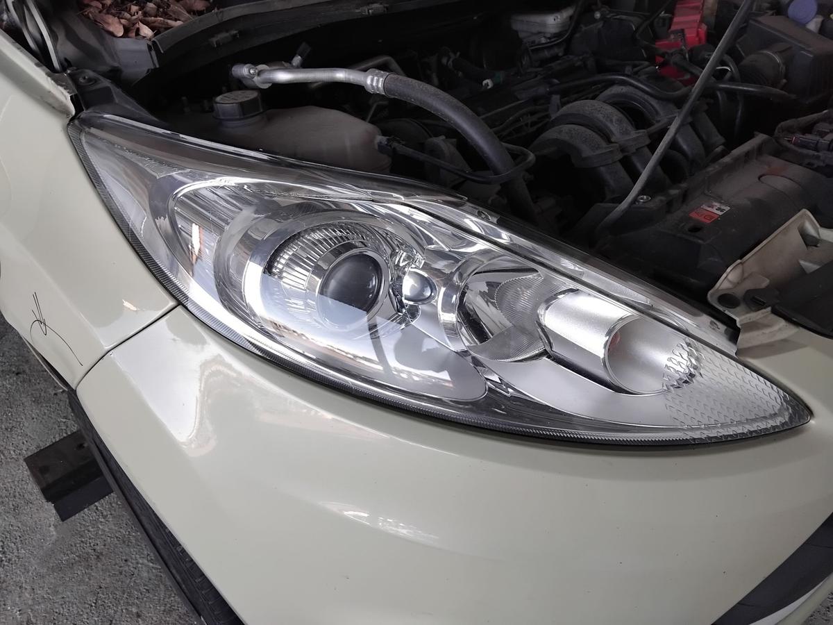 Ford Fiesta JA8 orig.Scheinwerfer rechts 8A6113W029CF Hella Halogen mit LWR BJ09